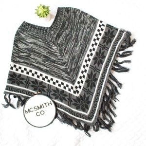 Gianni Bini | Gray Flower Knit Fringe Poncho